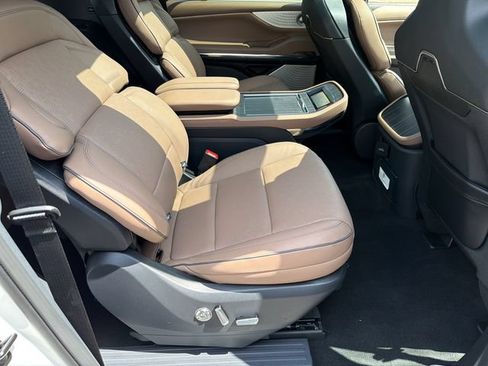 New 2027 Lincoln Navigator L Black Label AWD/4WD image 16