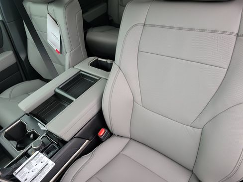 New 2026 Toyota Tundra Limited AWD/4WD image 11