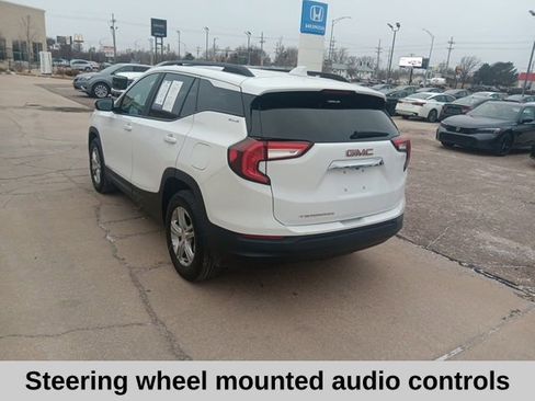 Used 2024 GMC Terrain SLE w/ Driver Convenience Package image 7