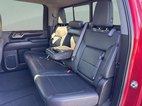 Used 2024 GMC Sierra 2500 SLT w/ SLT Premium Package image 10