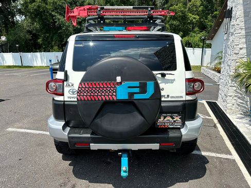 Used 2013 Toyota FJ Cruiser 2WD image 17