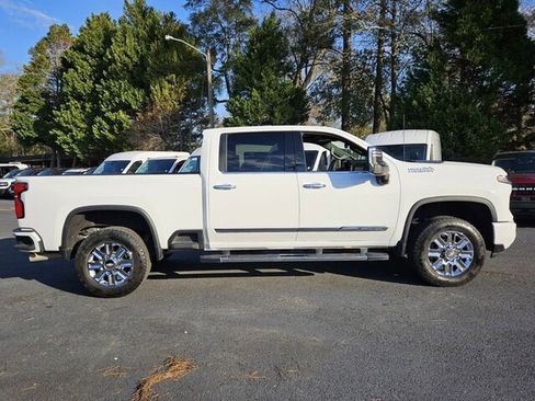 Used 2024 Chevrolet Silverado 2500 High Country w/ High Country Premium Package image 15