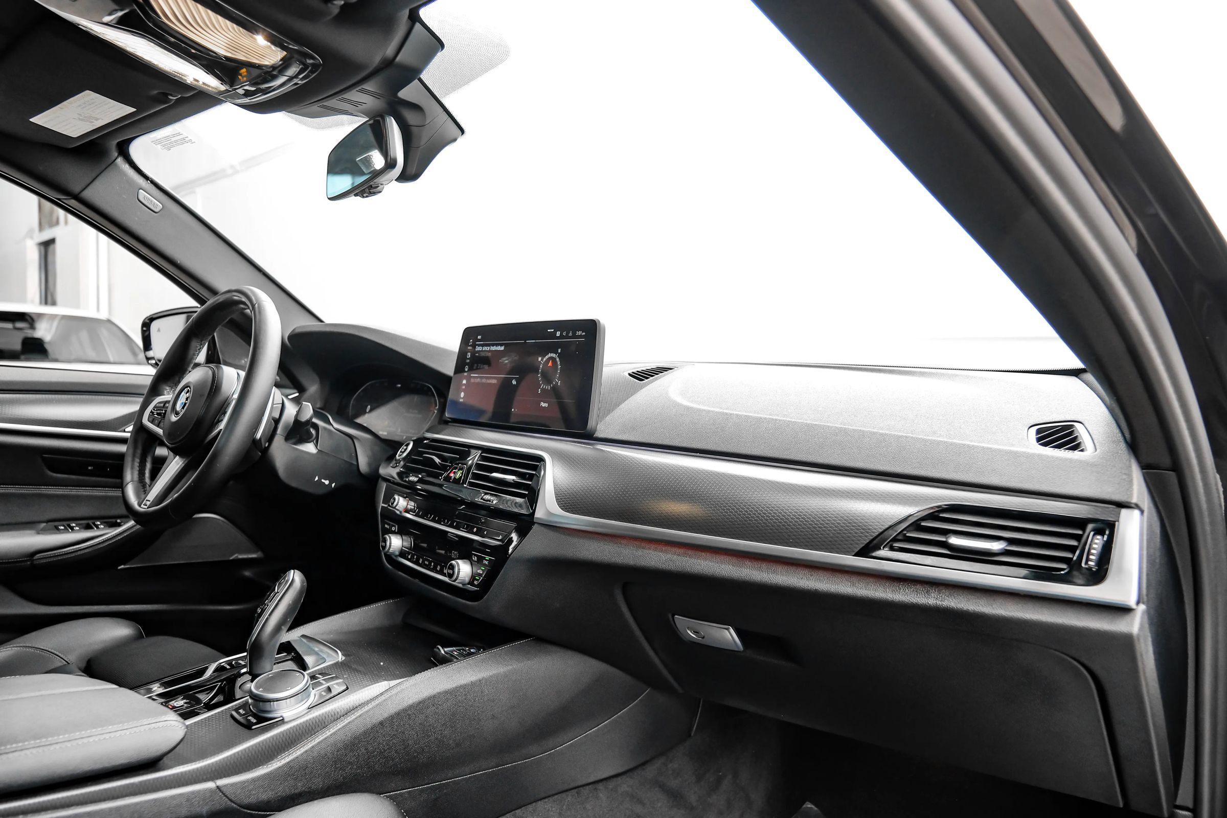 Used 2021 BMW 540i w/ M Sport Package RWD image 15