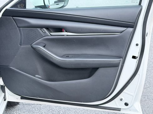 Used 2022 MAZDA MAZDA3 s FWD image 23