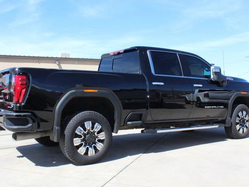 Used 2024 GMC Sierra 3500 Denali w/ Denali Reserve Package AWD/4WD image 34