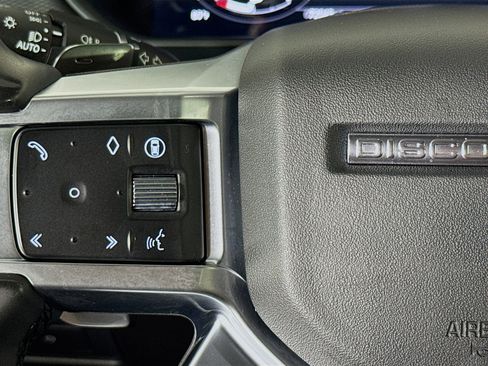 Used 2024 Land Rover Discovery Dynamic SE AWD/4WD image 11