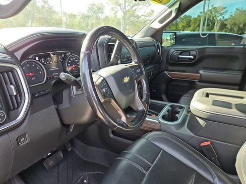 Used 2021 Chevrolet Silverado 1500 High Country w/ Technology Package image 16