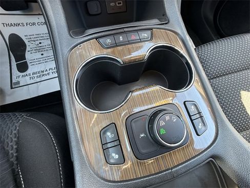 Certified 2023 GMC Acadia SLE w/ Driver Convenience Package image 17