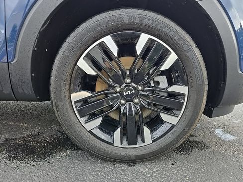 Certified 2025 Kia Telluride SX w/ SX Captain's Chair Package AWD/4WD image 12