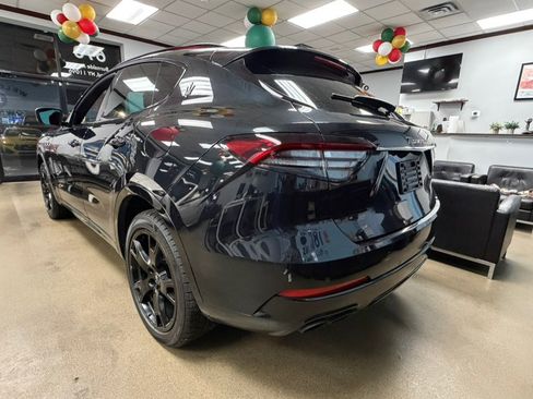 Used 2022 Maserati Levante GT AWD/4WD image 11