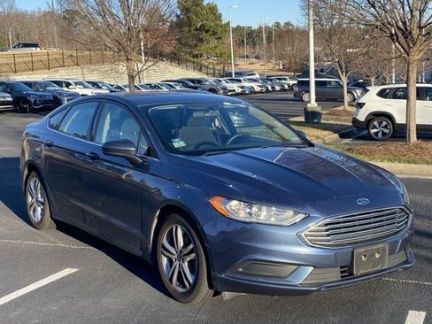 Used 2018 Ford Fusion SE w/ Fusion SE Technology Package image 1