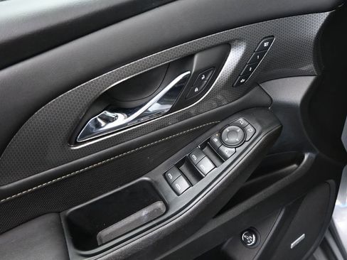 Used 2023 Chevrolet Traverse Premier image 29