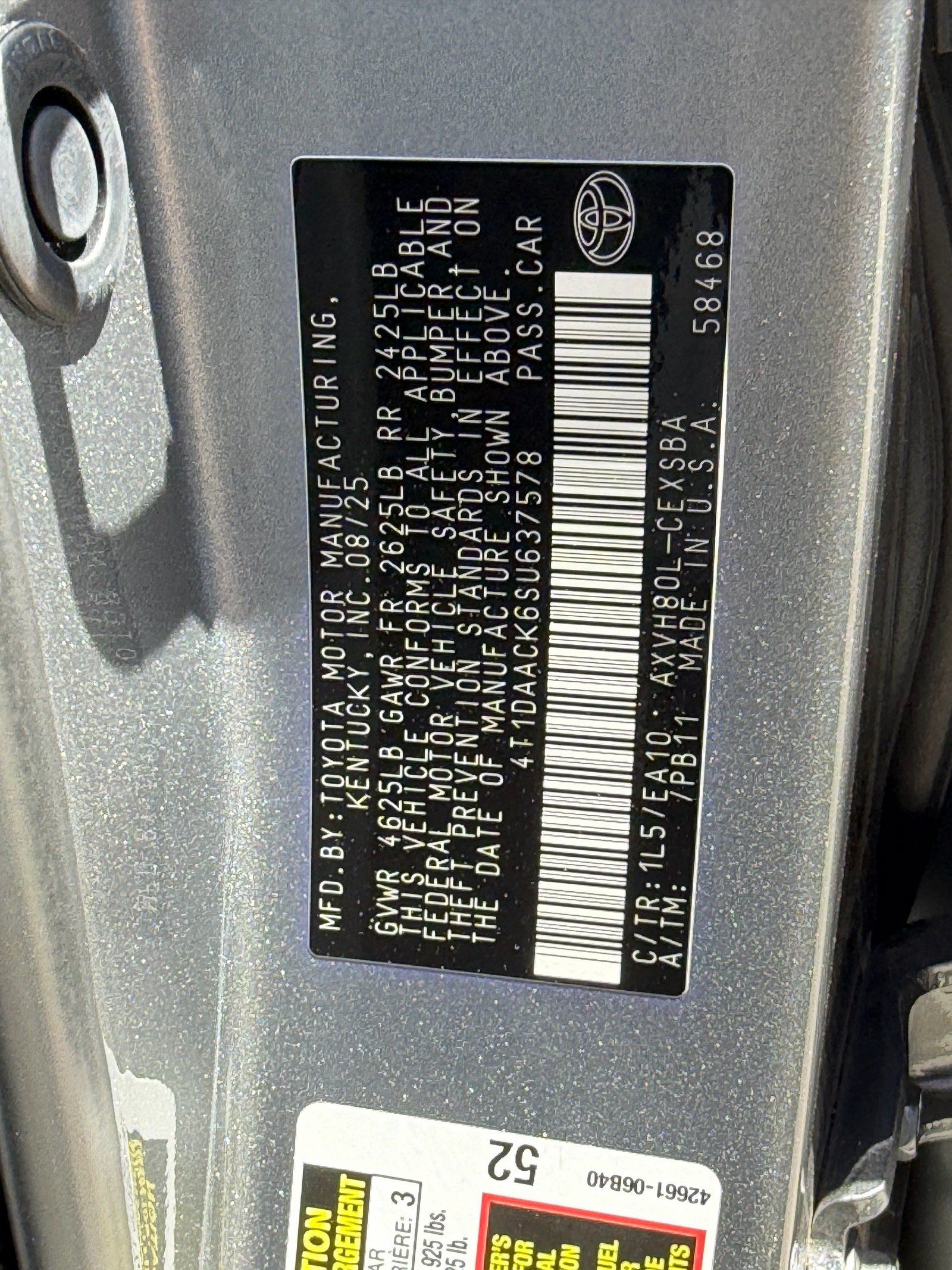 Used 2025 Toyota Camry SE w/ Convenience Package FWD image 31