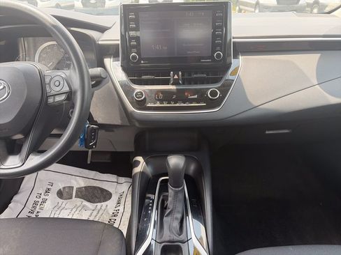 Used 2021 Toyota Corolla LE FWD image 16