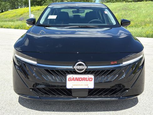 New 2026 Nissan Sentra SR FWD image 3