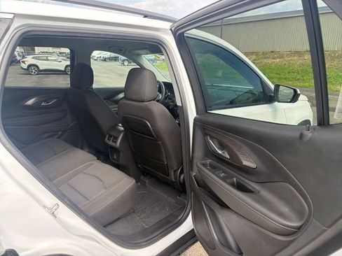 Used 2024 GMC Terrain SLE w/ Driver Convenience Package AWD/4WD image 27