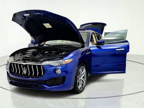 Used 2023 Maserati Levante GT AWD/4WD image 13