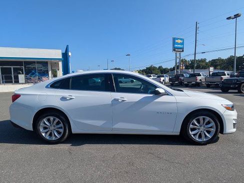 Used 2025 Chevrolet Malibu LT FWD image 3