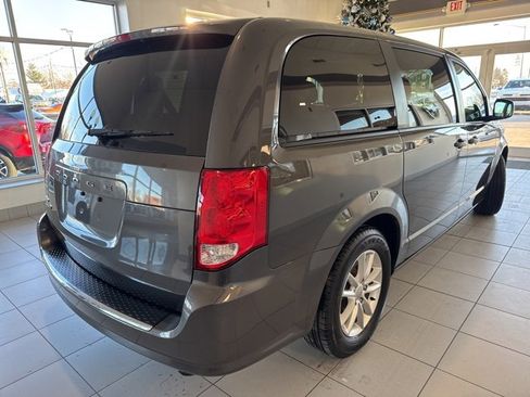 Used 2020 Dodge Grand Caravan SE image 6