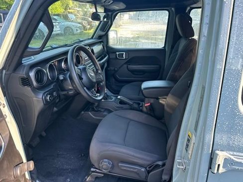 Used 2023 Jeep Wrangler Unlimited Sport AWD/4WD image 5