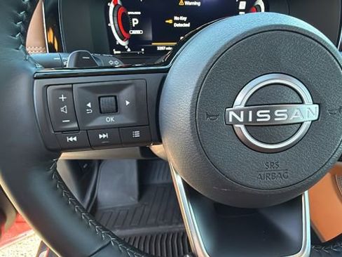 Used 2025 Nissan Pathfinder Platinum w/ Cargo Package image 19