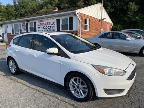 Used 2016 Ford Focus SE image 3