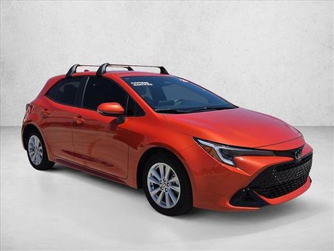 Certified 2025 Toyota Corolla SE FWD image 3