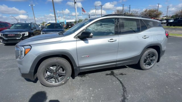 Used 2024 GMC Terrain AT4 w/ Tech Package AWD/4WD image 6