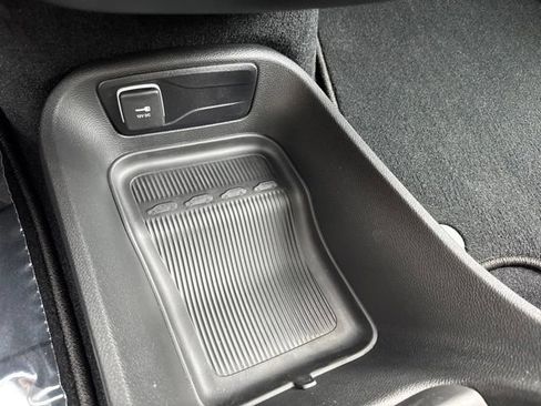 Used 2027 Chrysler Pacifica Select AWD/4WD image 44
