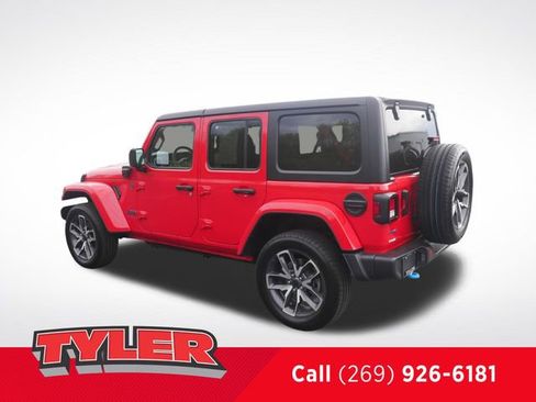 Used 2024 Jeep Wrangler Unlimited AWD/4WD image 5