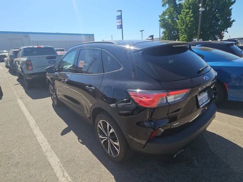 Used 2022 Ford Escape SE w/ SE Sport Appearance Package AWD/4WD image 6
