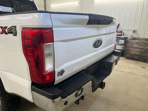 Used 2019 Ford F250 XL w/ Power Equipment Group image 4
