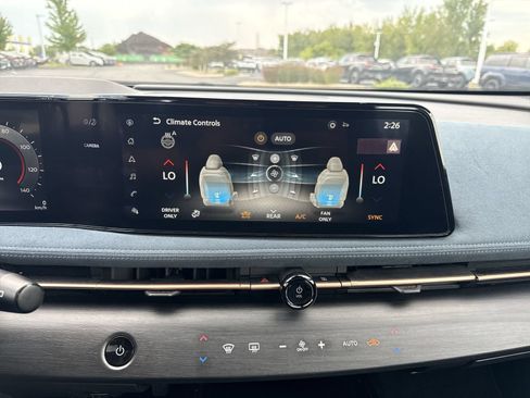 Used 2023 Nissan Ariya AWD/4WD image 21