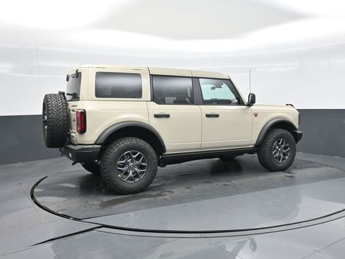 New 2025 Ford Bronco Badlands image 9