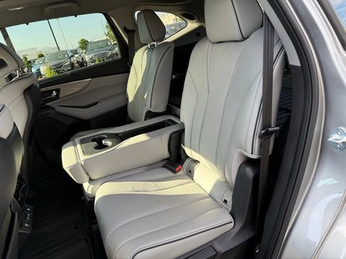 Used 2024 Acura MDX SH-AWD w/ Advance Package image 10