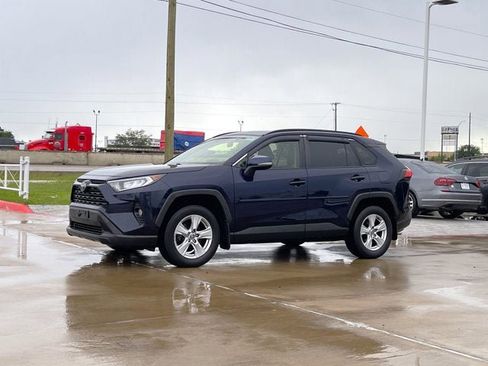 Used 2020 Toyota RAV4 XLE w/ Convenience Package AWD/4WD image 1