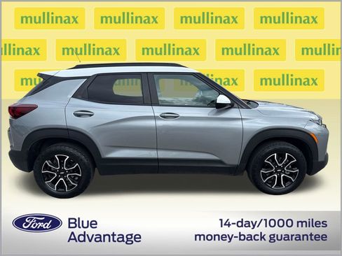 Used 2023 Chevrolet TrailBlazer ACTIV w/ Sun and Liftgate Package AWD/4WD image 2