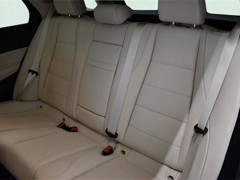 Used 2022 Mercedes-Benz GLE 350 4MATIC image 11