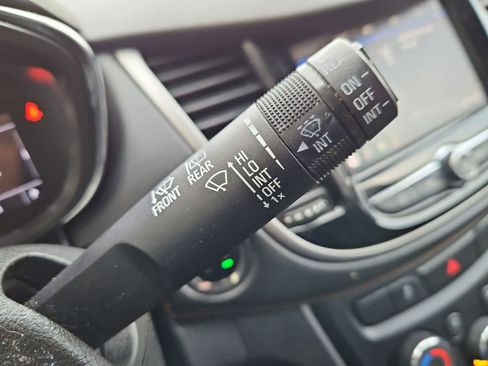 Used 2020 Chevrolet Trax LT w/ Sun & Sound Package image 25