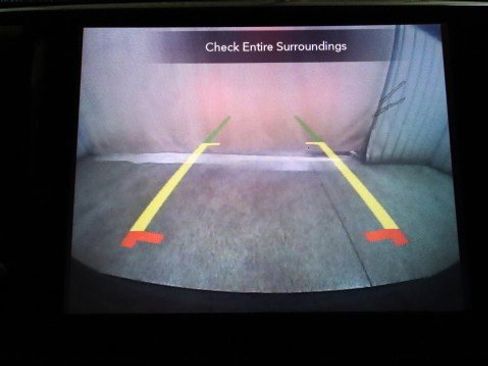 Used 2019 Chrysler Pacifica Touring-L image 16