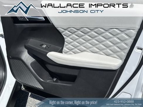 Used 2023 Mitsubishi Outlander SEL AWD/4WD image 28