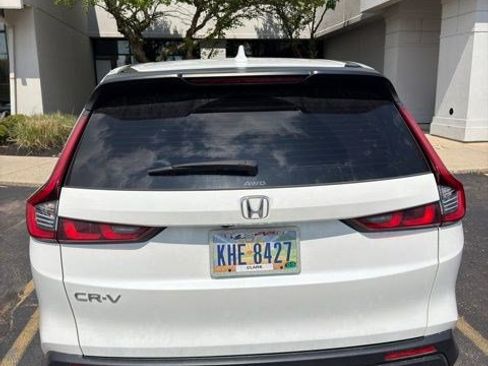 Used 2023 Honda CR-V LX image 2