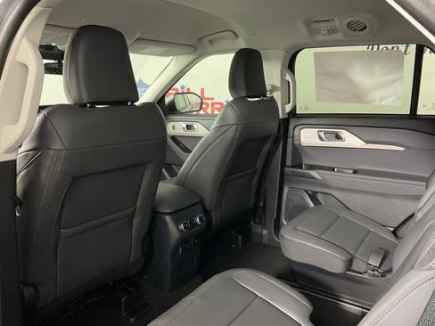 New 2025 Ford Explorer Active w/ Active Comfort Package image 15