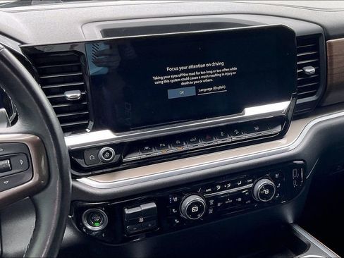 Used 2022 Chevrolet Silverado 1500 High Country w/ Technology Package image 9