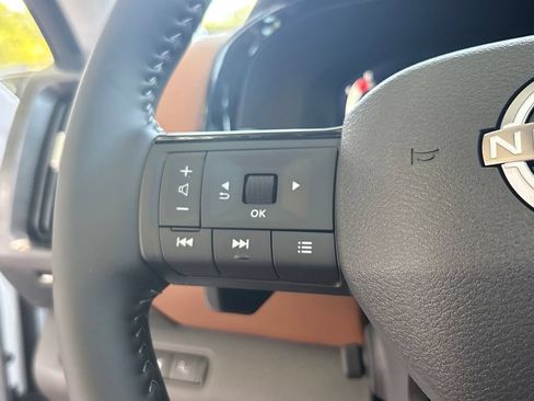 New 2026 Nissan Pathfinder Platinum FWD image 11