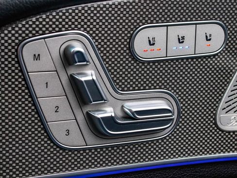 Used 2022 Mercedes-Benz GLS 450 4MATIC image 9