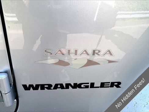 Used 2012 Jeep Wrangler Sahara w/ Dual Top Group AWD/4WD image 8