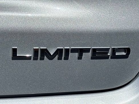 Used 2025 Jeep Compass Limited AWD/4WD image 4