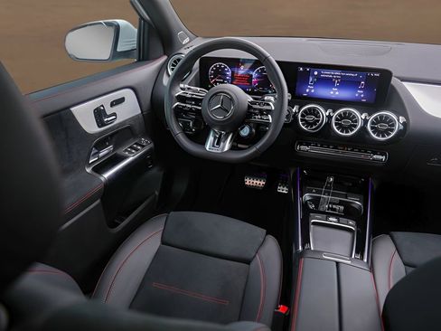 Used 2026 Mercedes-Benz GLA 35 AMG 4MATIC image 26