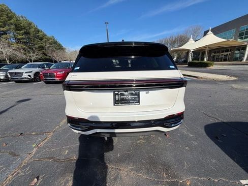 New 2026 Lincoln Nautilus Reserve AWD/4WD image 9